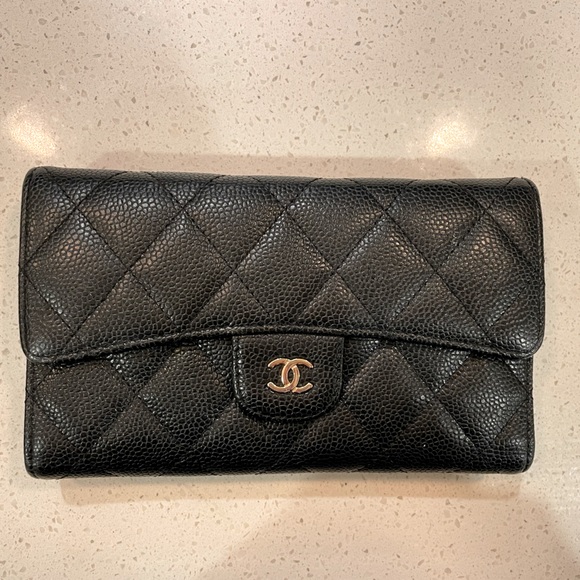CHANEL Handbags - Chanel Black Leather Lambskin Quilted Wallet